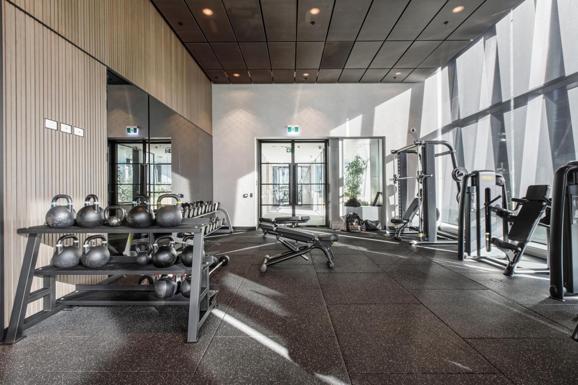 Apartment Modern Nomads Skyline View Escape - 2bedroom By Gardens And Station Melbourne