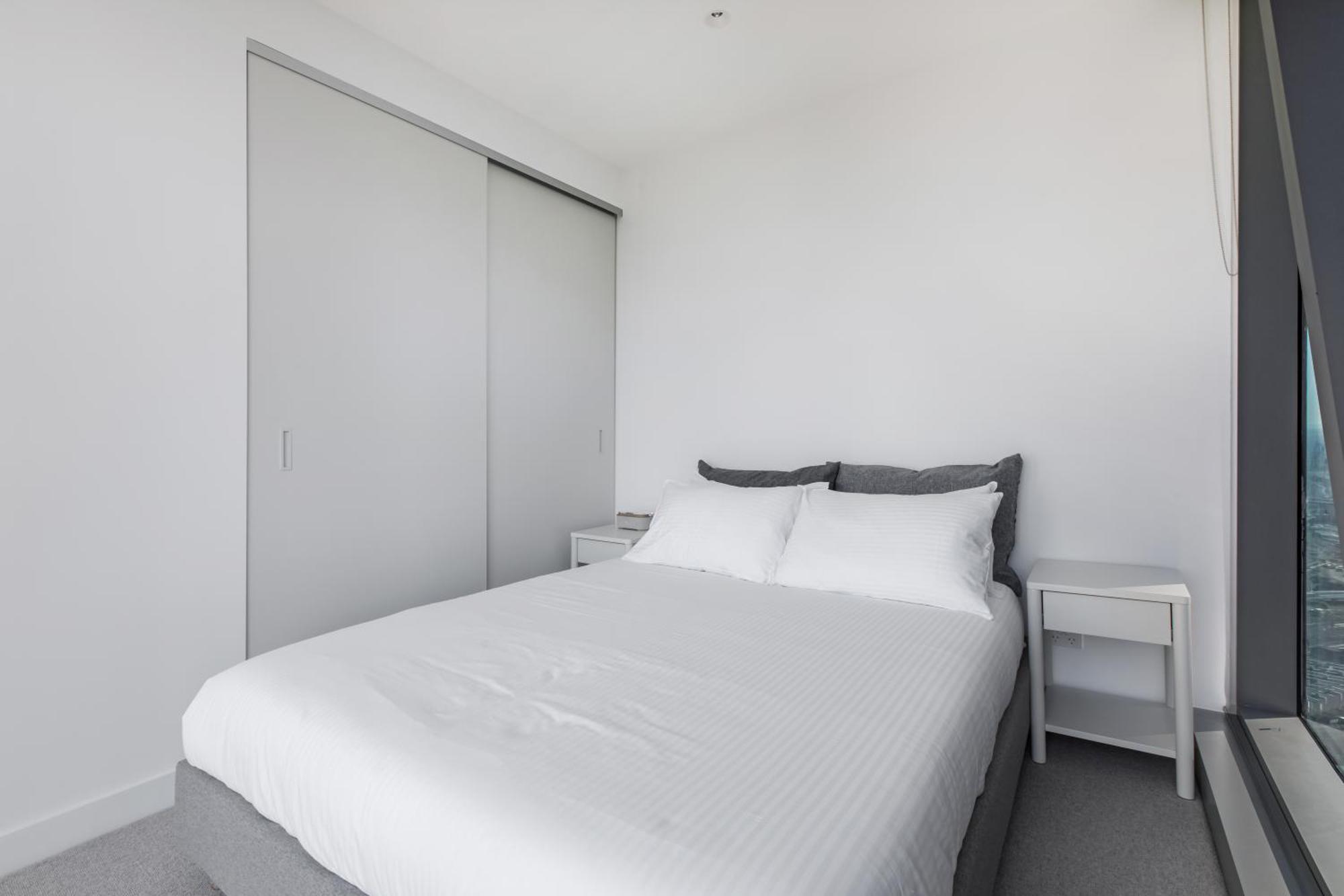 Modern Nomads Skyline View Escape - 2bedroom By Gardens And Station Apartment Melbourne