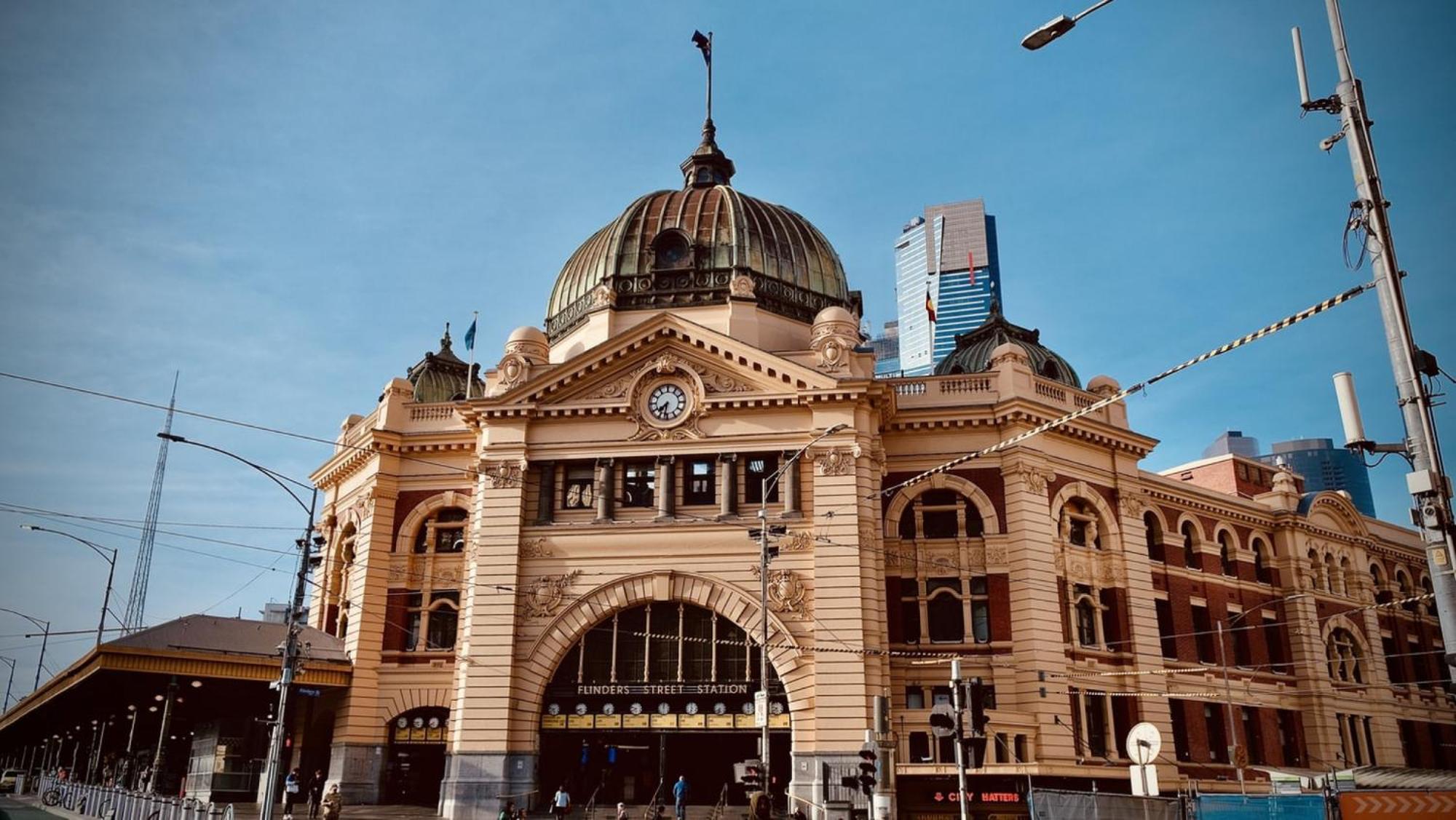 Stylish Unit With Balcony Near Crown Casino