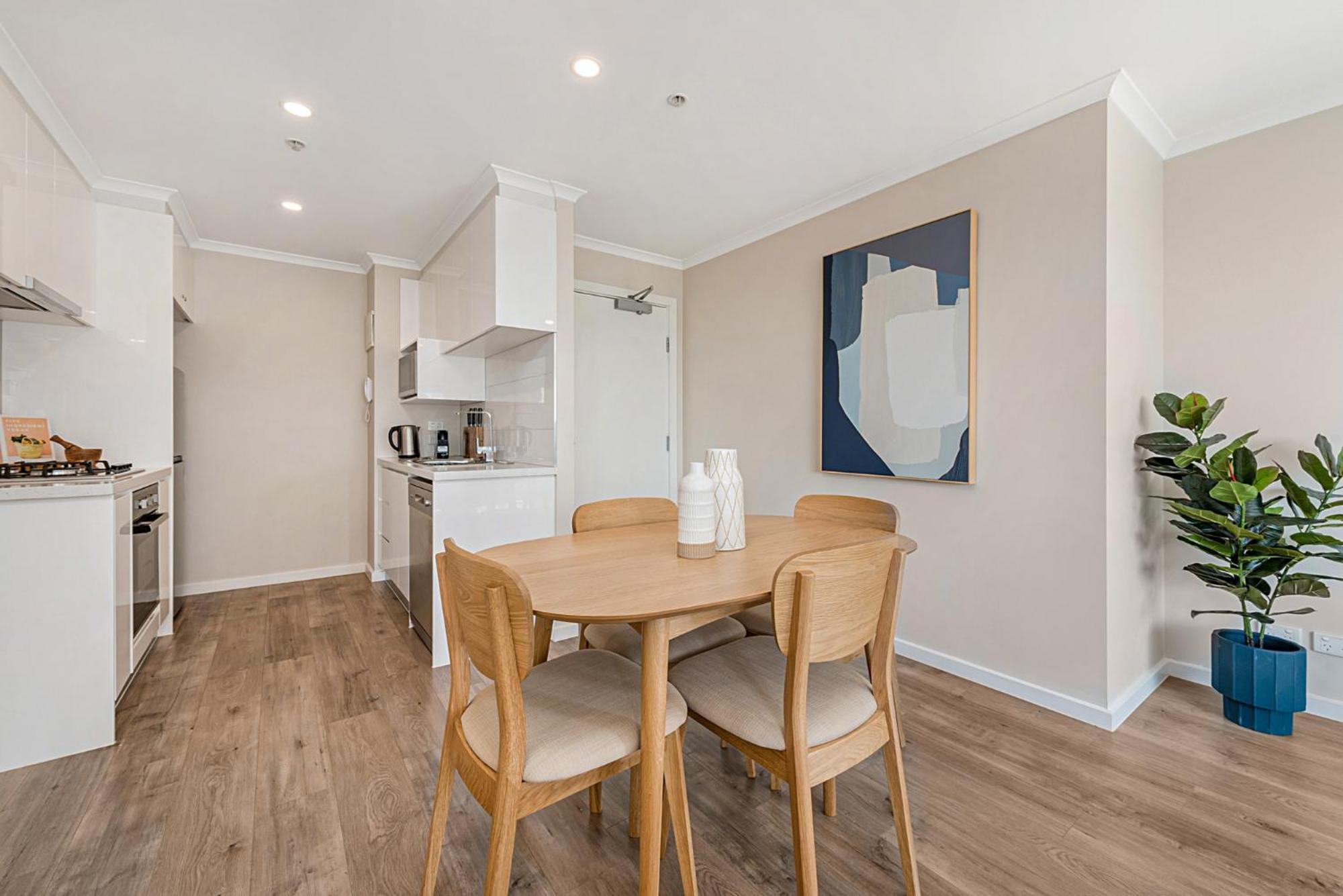 Stylish Unit With Balcony Near Crown Casino *
