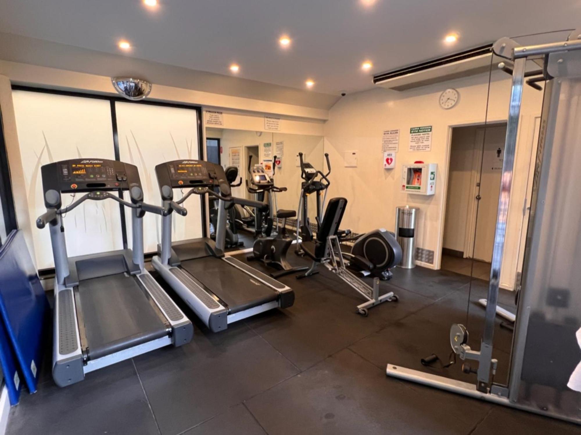 Stylish Unit With Balcony Near Crown Casino Melbourne