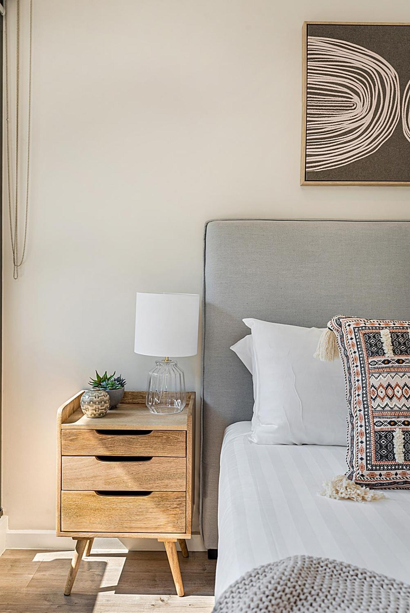 Stylish Unit With Balcony Near Crown Casino