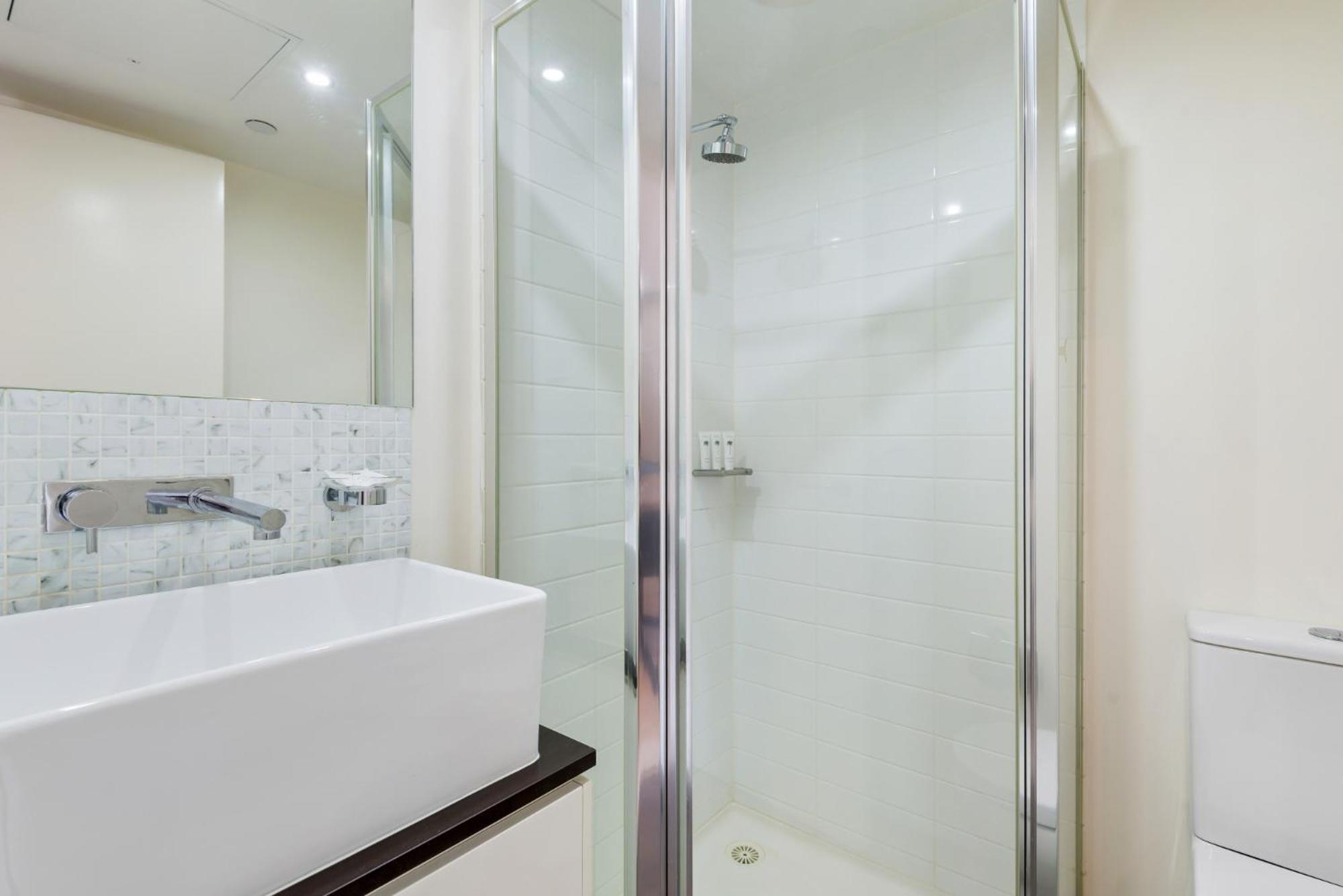 Modern Convenience With Great Amenities * Melbourne