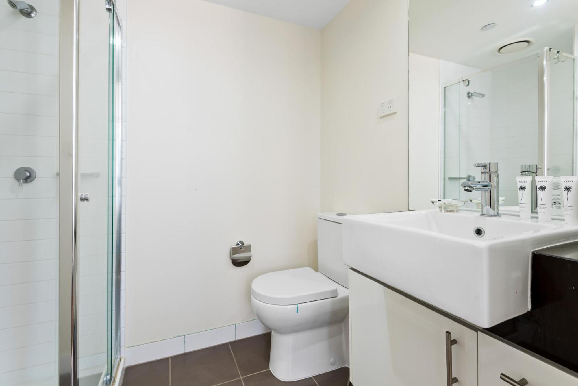 Modern Convenience With Great Amenities Apartment