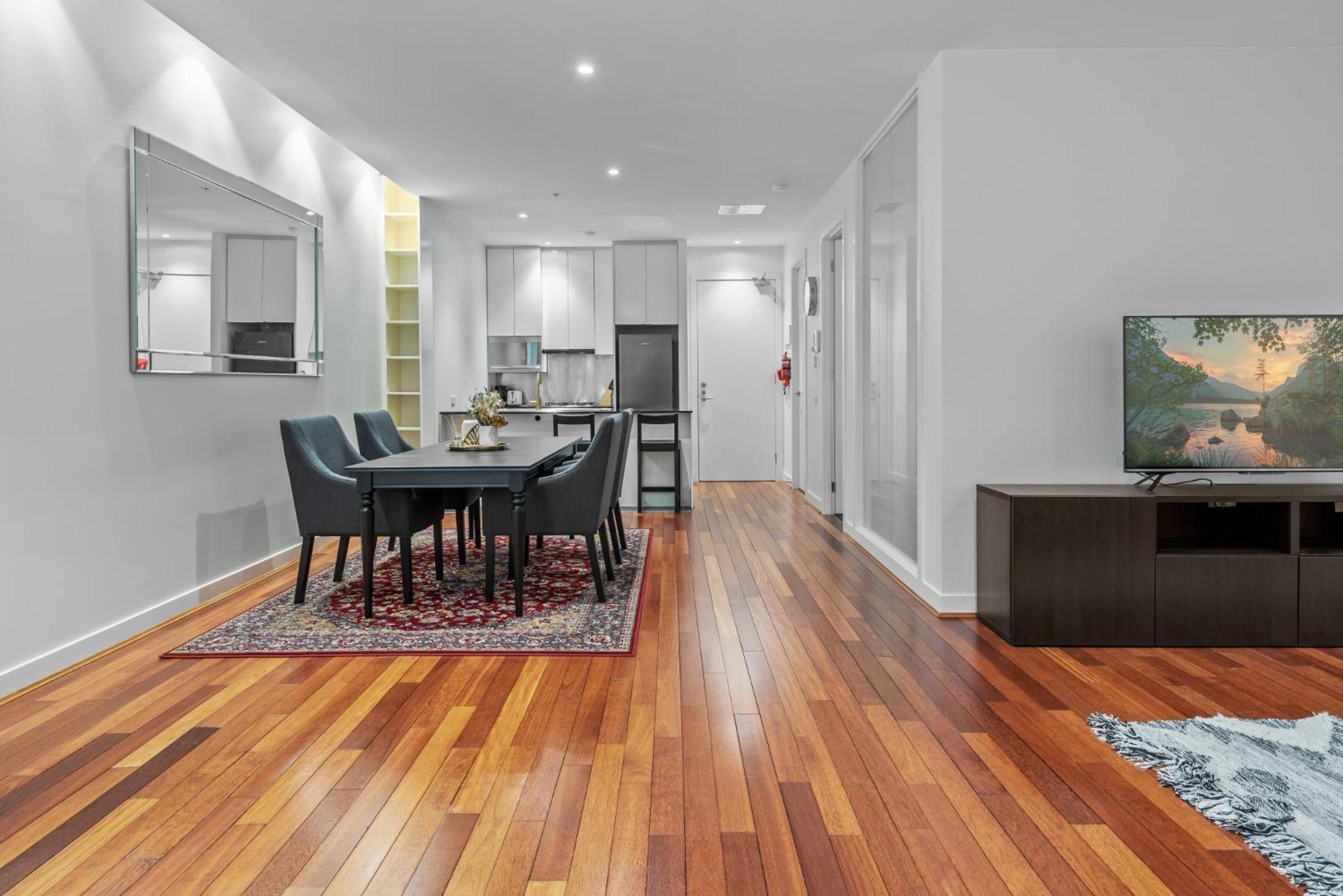 Stylish And Spacious 2-bed Apartment *