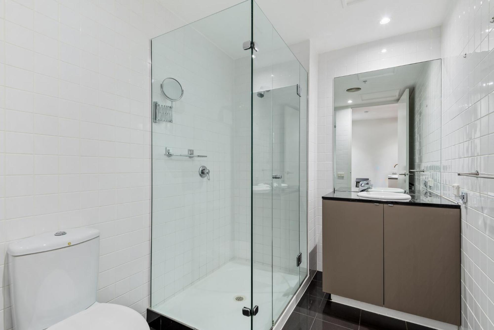 Apartment Stylish And Spacious 2-bed Melbourne