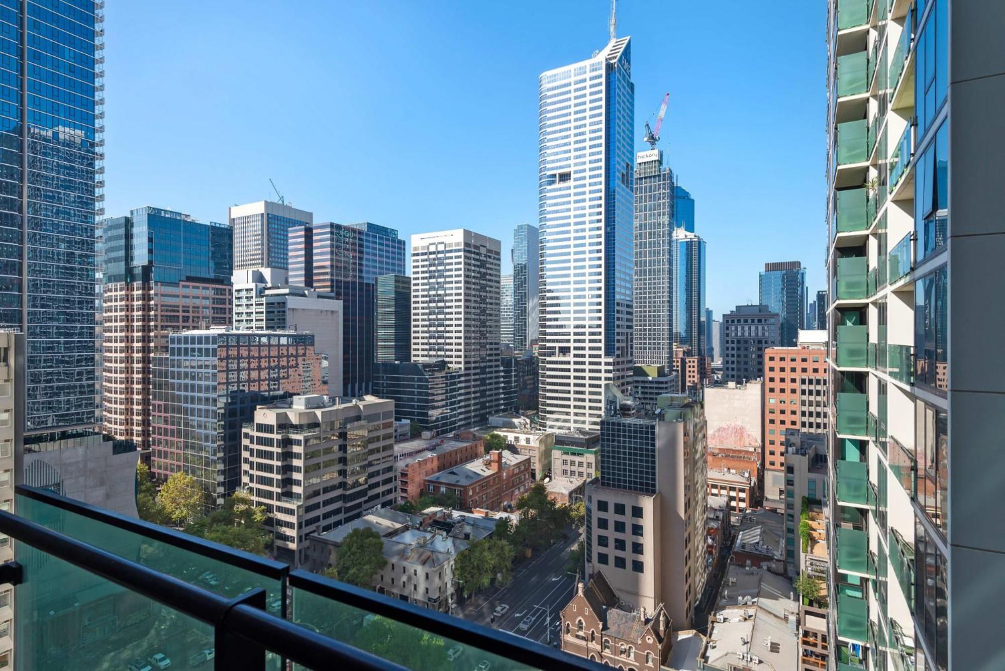 Apartment Chic In Melbournes Heart