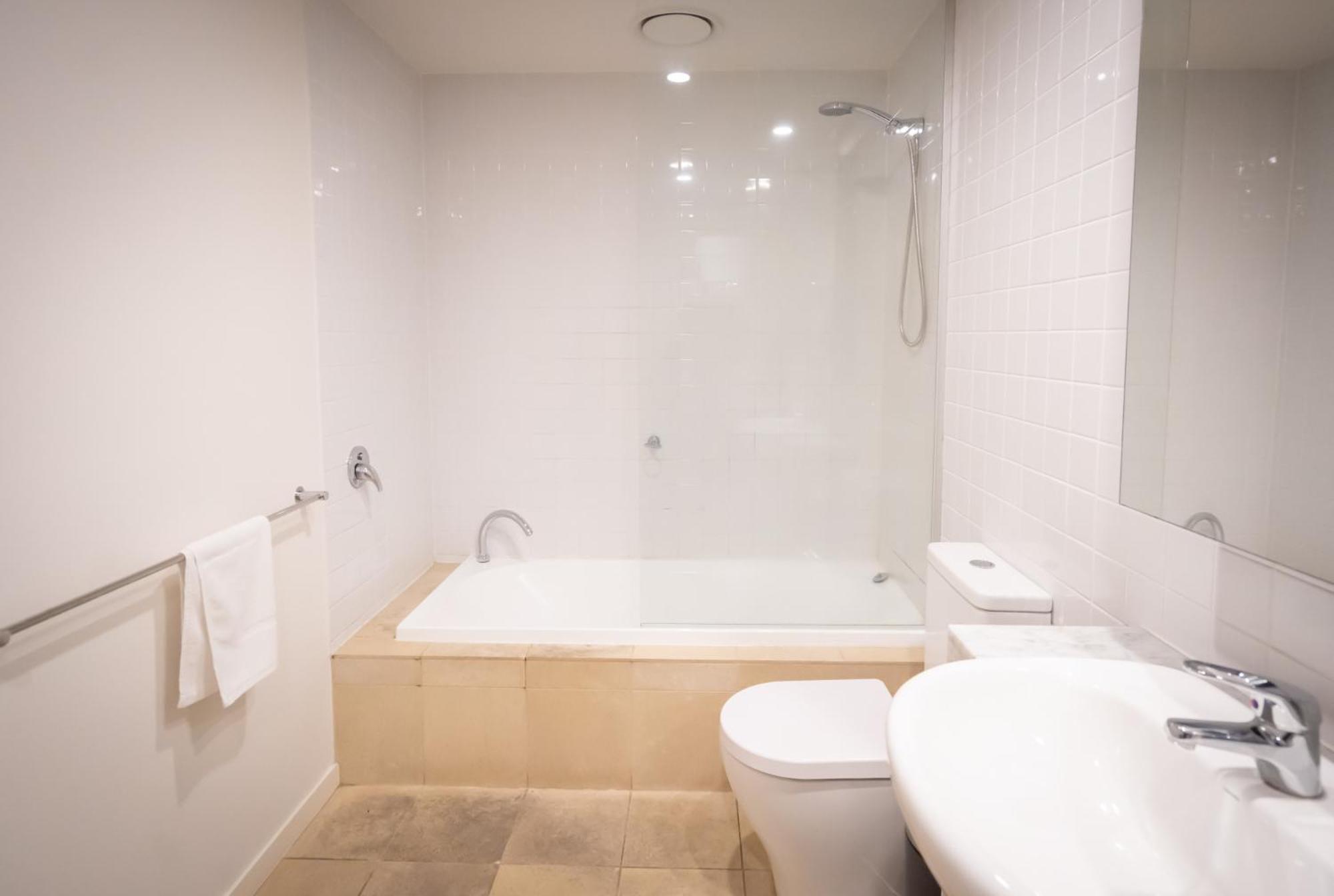 Convenient 2-bed In Melbourne's Heart * Melbourne