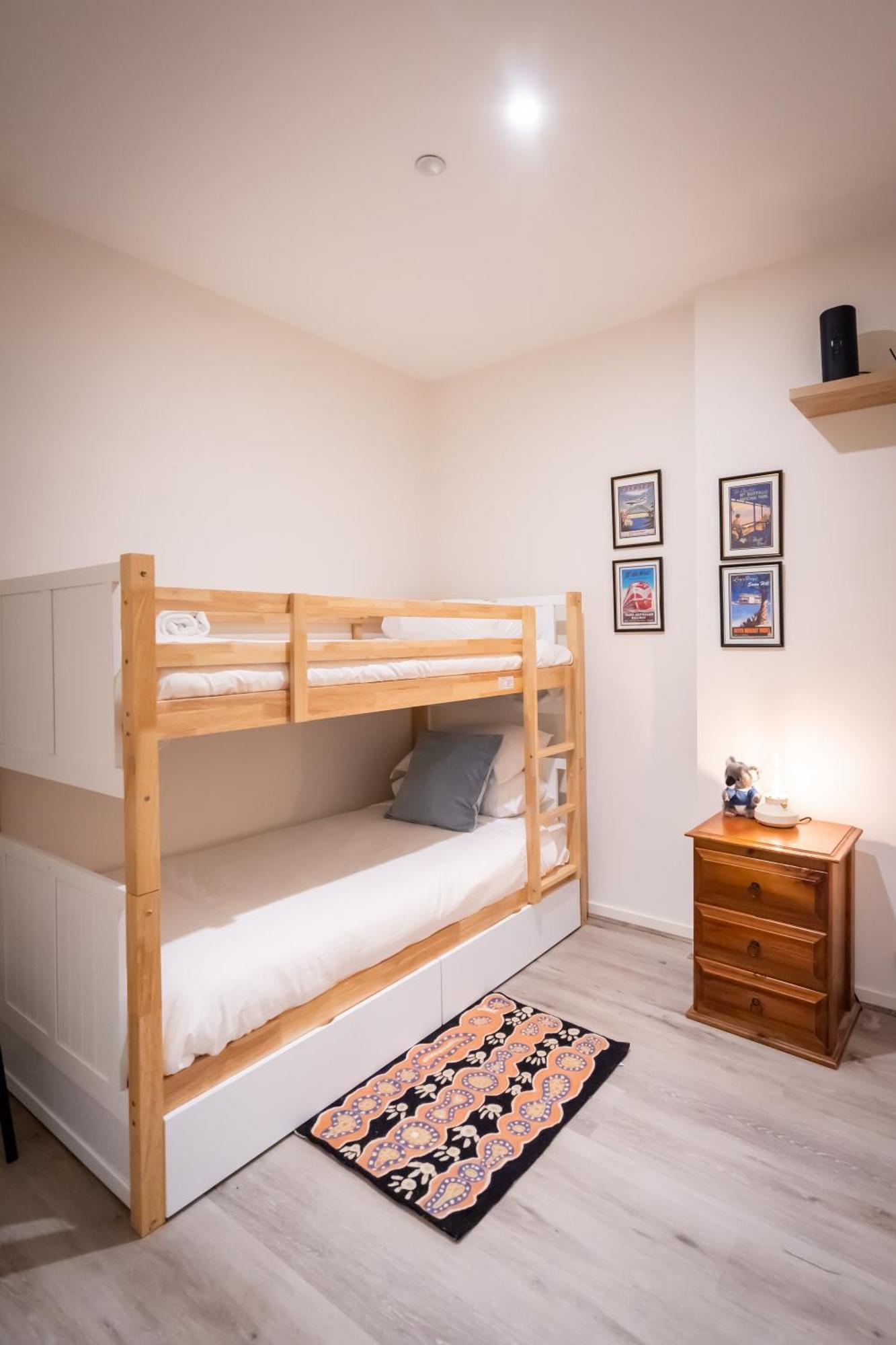 Convenient 2-bed In Melbourne's Heart Apartment