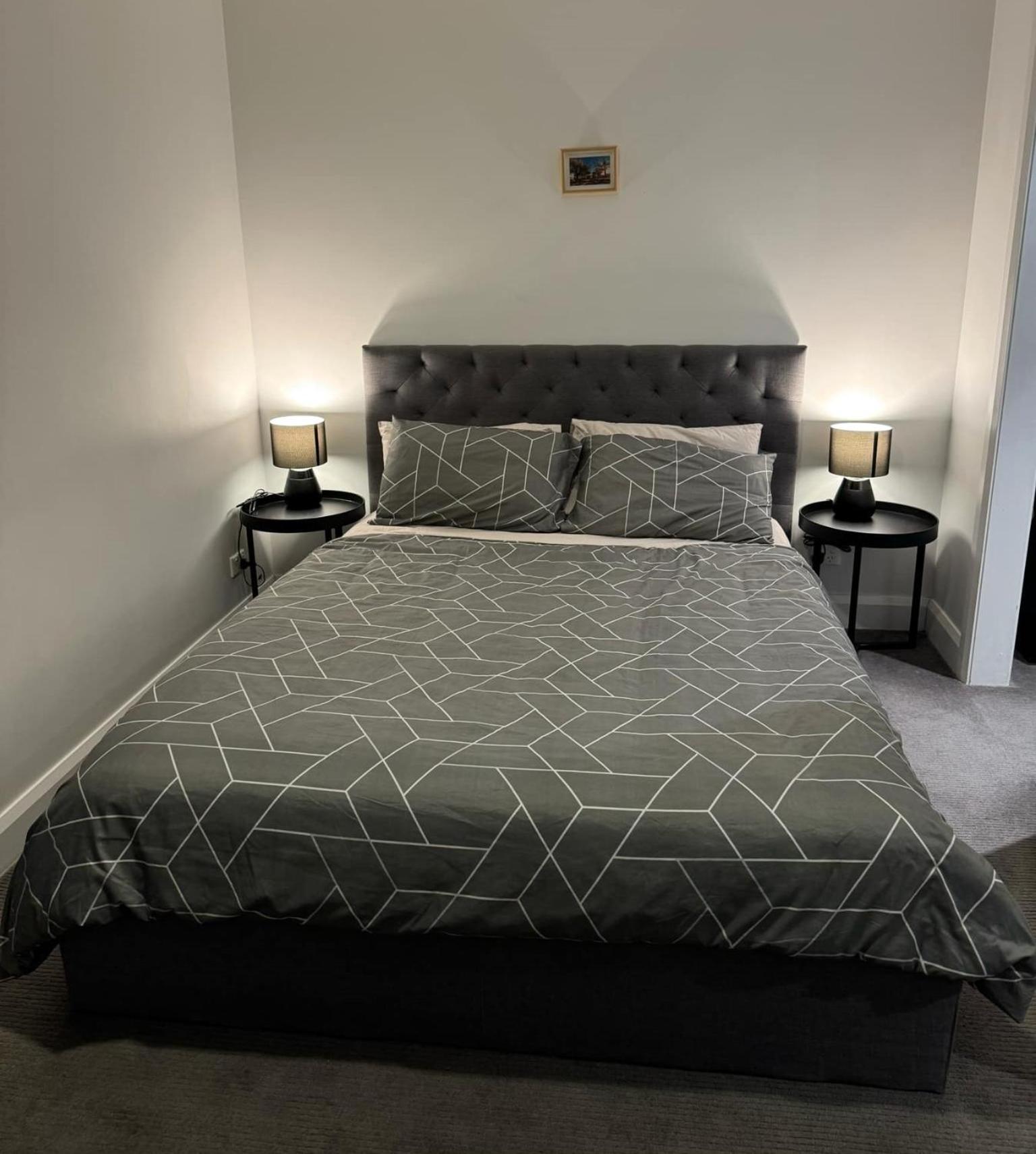 Spacious In The Heart Of Apartment Melbourne