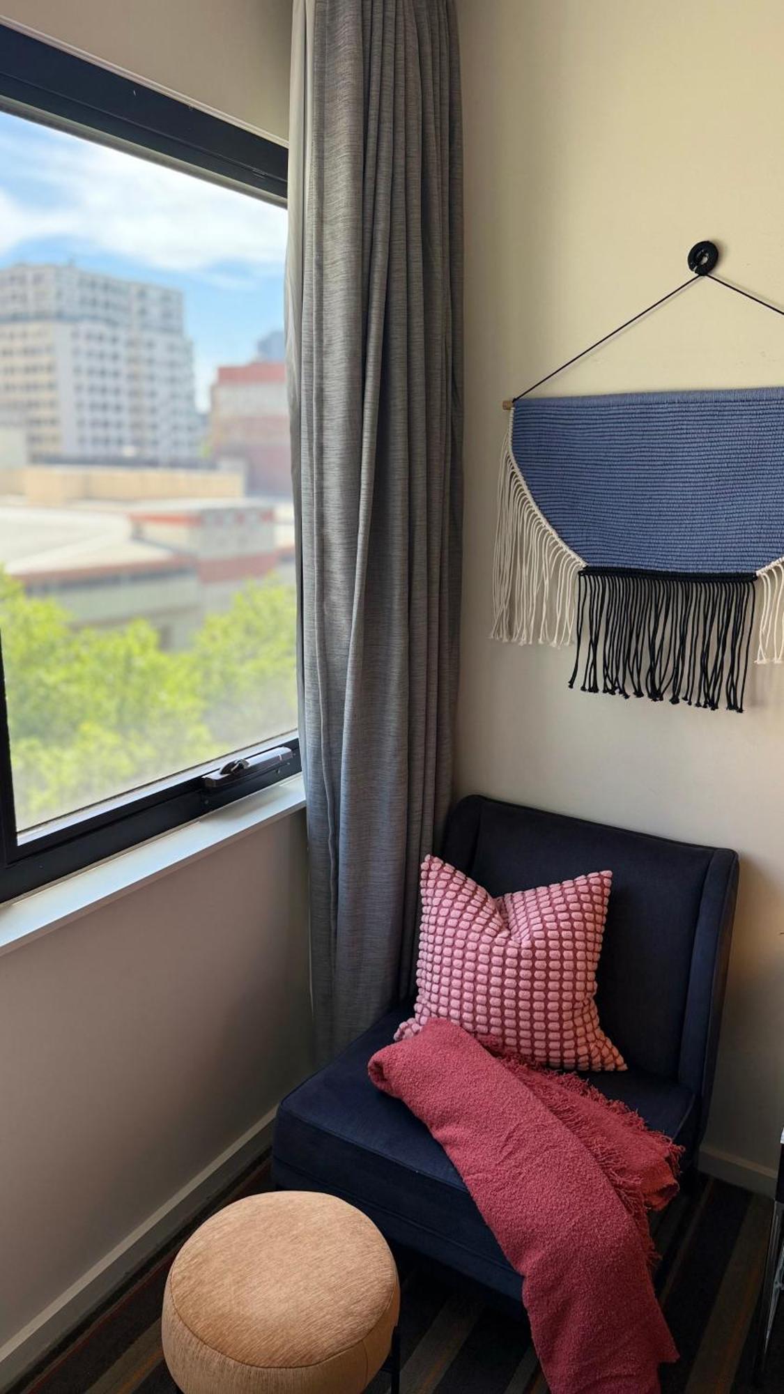 Emporium-melbourne Central-city View In Shopping Hotspots - Pokemon Apartment Melbourne