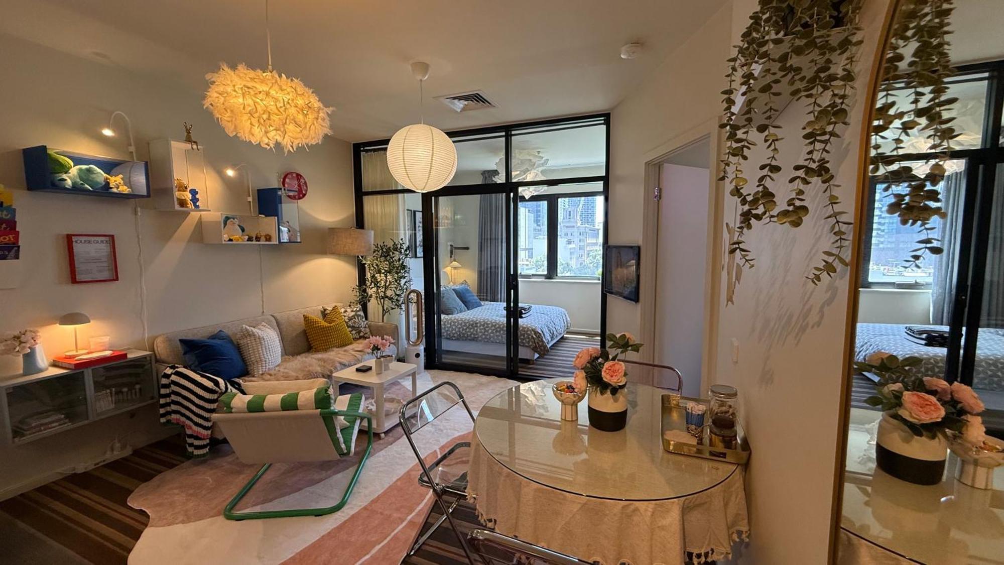 Apartment Emporium-melbourne Central-city View In Shopping Hotspots - Pokemon Melbourne