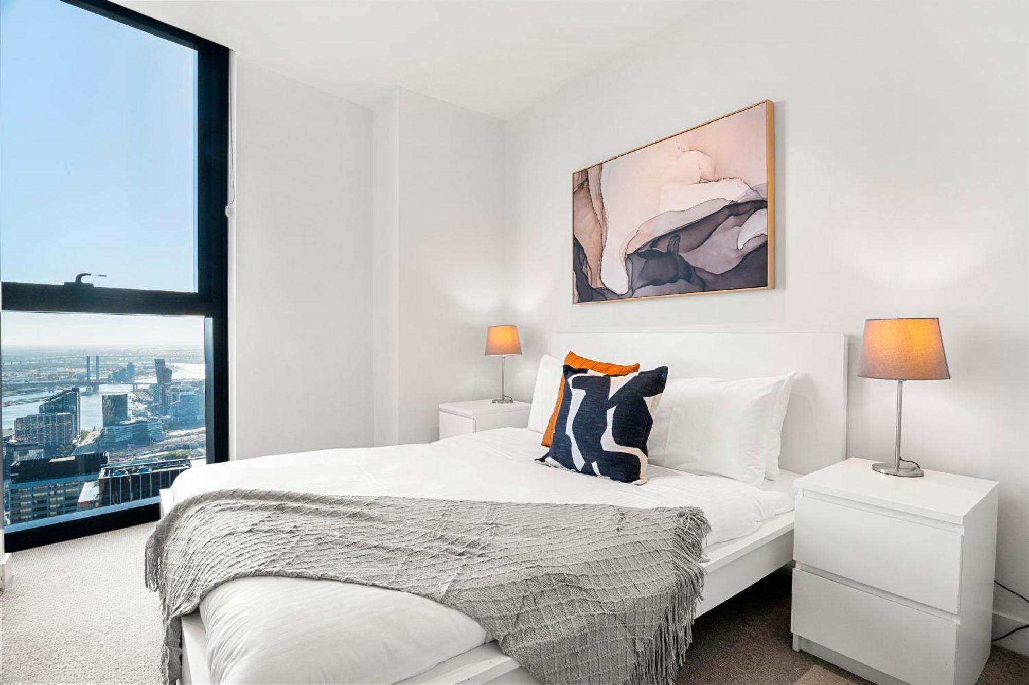 Apartment Sky High 3-bedroom With Views And Parking *