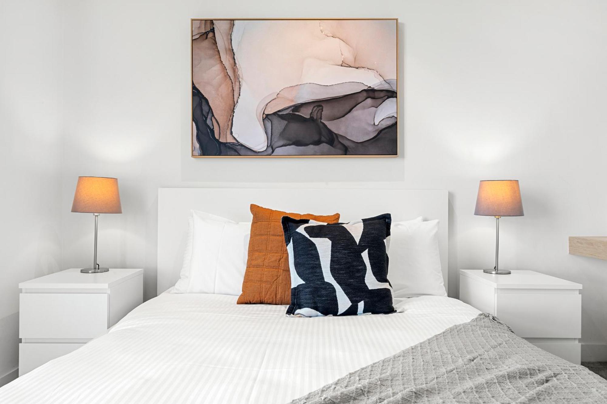 Sky High 3-bedroom With Views And Parking Apartment Melbourne