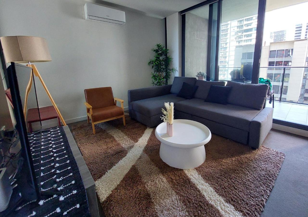 Cbd Modern 2b2b Apt, Indoor Pool Sauna, View Melbourne