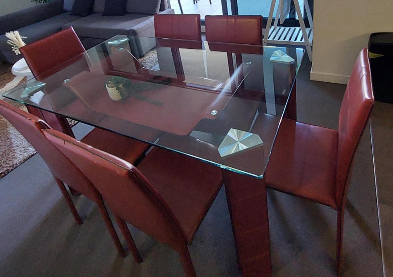 Cbd Modern 2b2b Apt, Indoor Pool Sauna, View * Melbourne