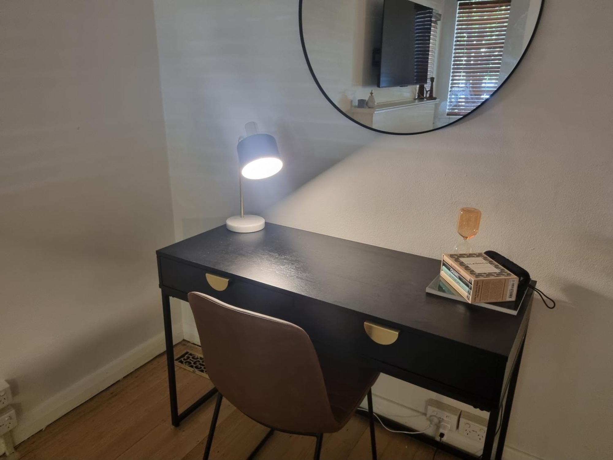 Apartment Stylish Art Deco On The Park Melbourne