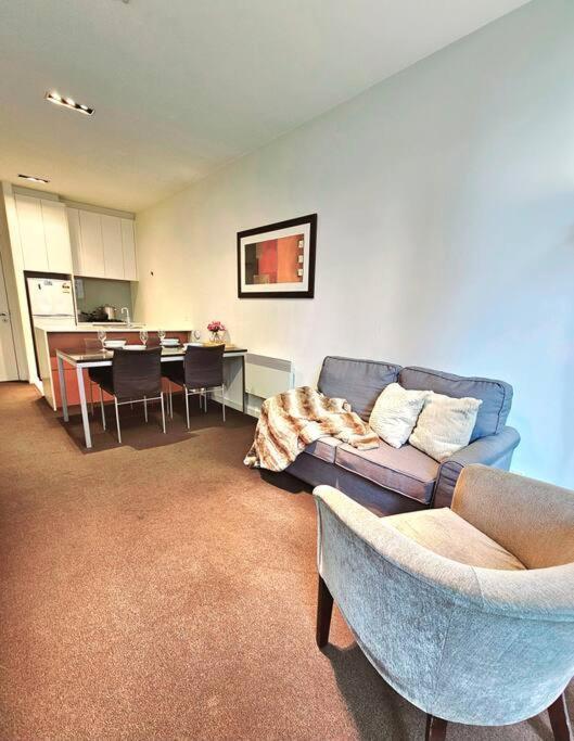 2bd Near Vic Market * Melbourne