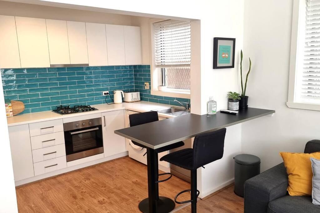 Apartment Chic St Kilda 2 Bed 8 Mins Walk To Melbourne
