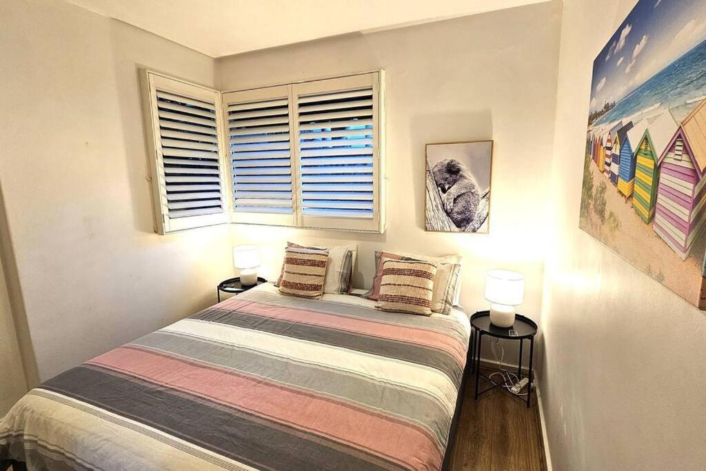 Chic St Kilda 2 Bed 8 Mins Walk To Apartment