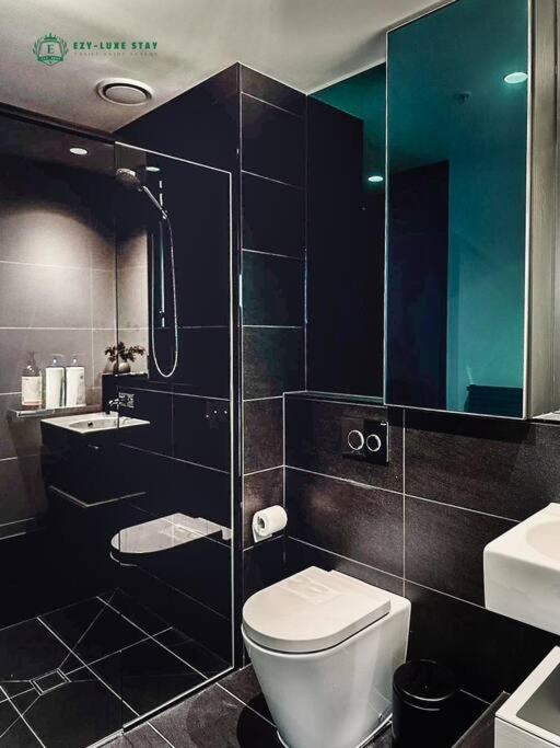 Modern 2br 2ba Ritz Pool & Gym