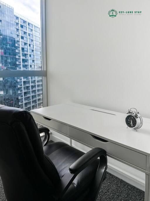 Modern 2br 2ba Ritz Pool & Gym Apartment