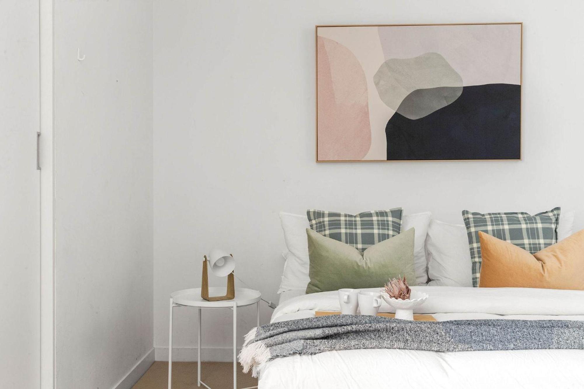 A Stylish & Comfy 2br Near Southern Cross