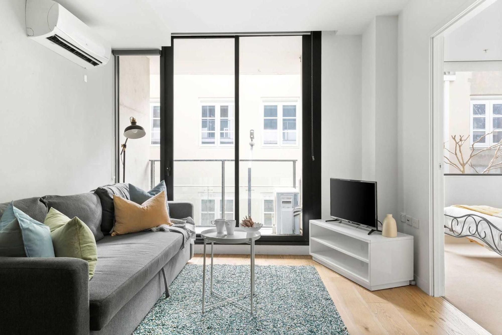 A Stylish & Comfy 2br Near Southern Cross Apartment