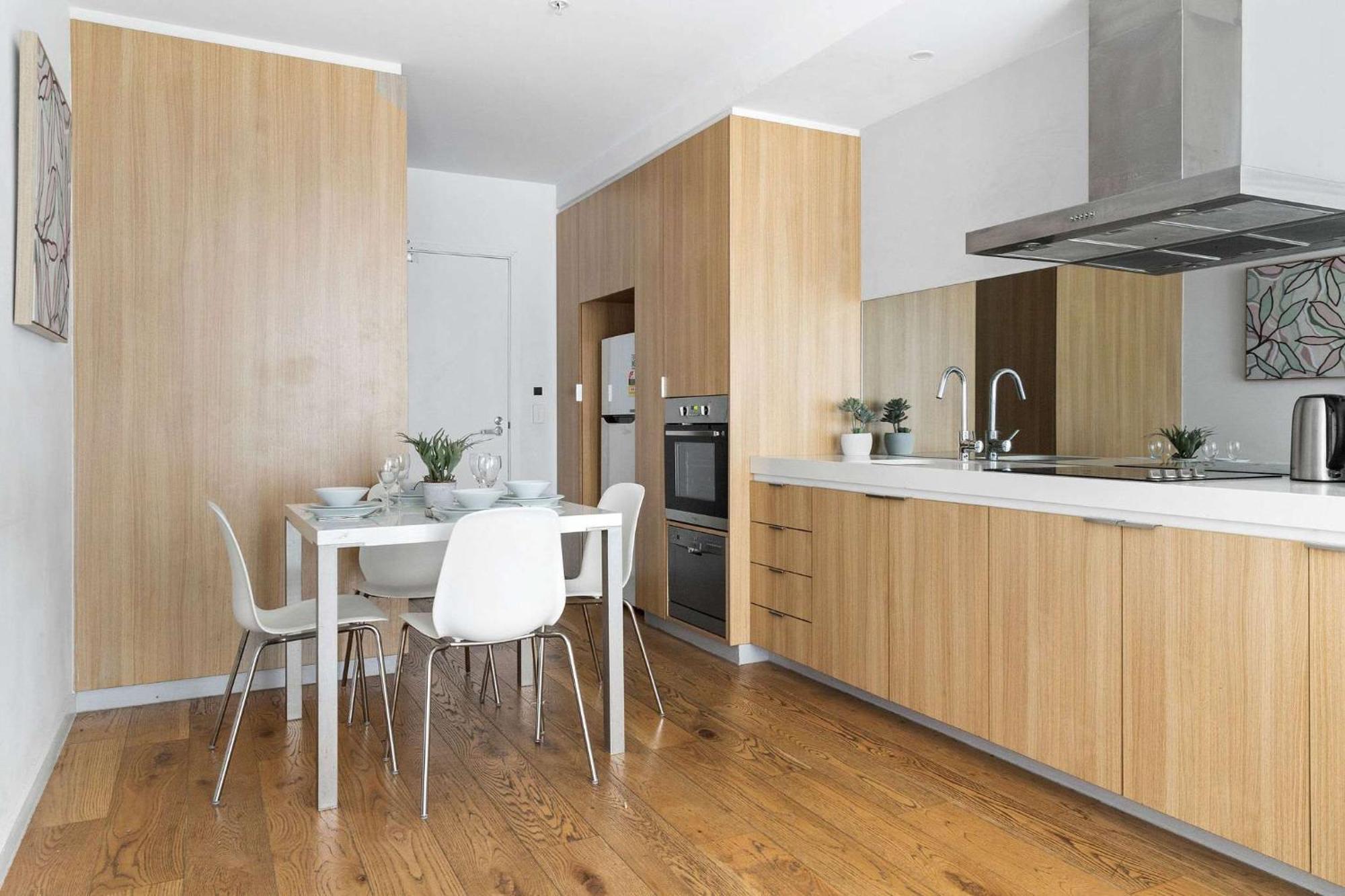 Apartment A Stylish & Comfy 2br Near Southern Cross *
