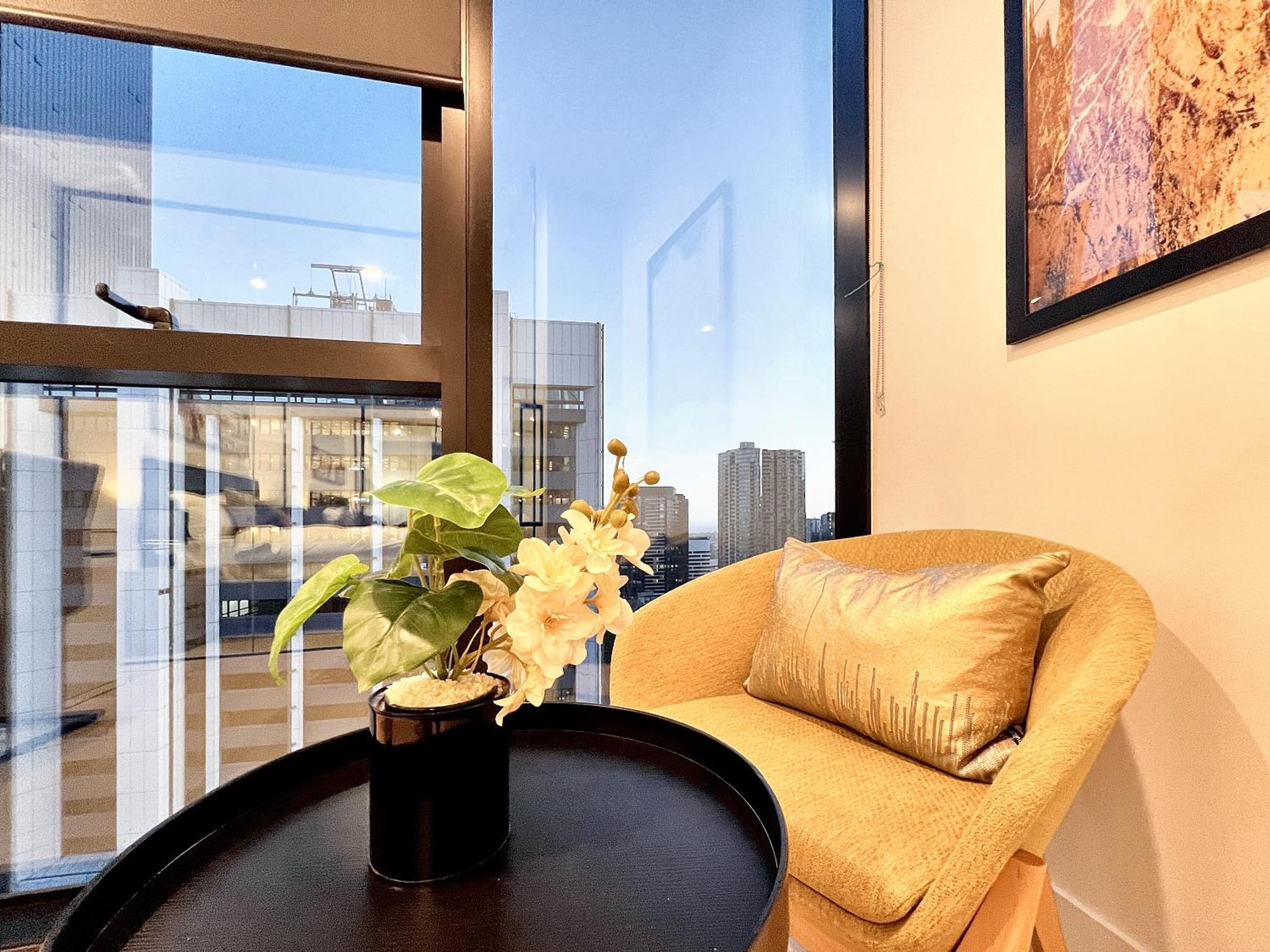 Beautiful 2b1b Cbd Apartment Melbourne