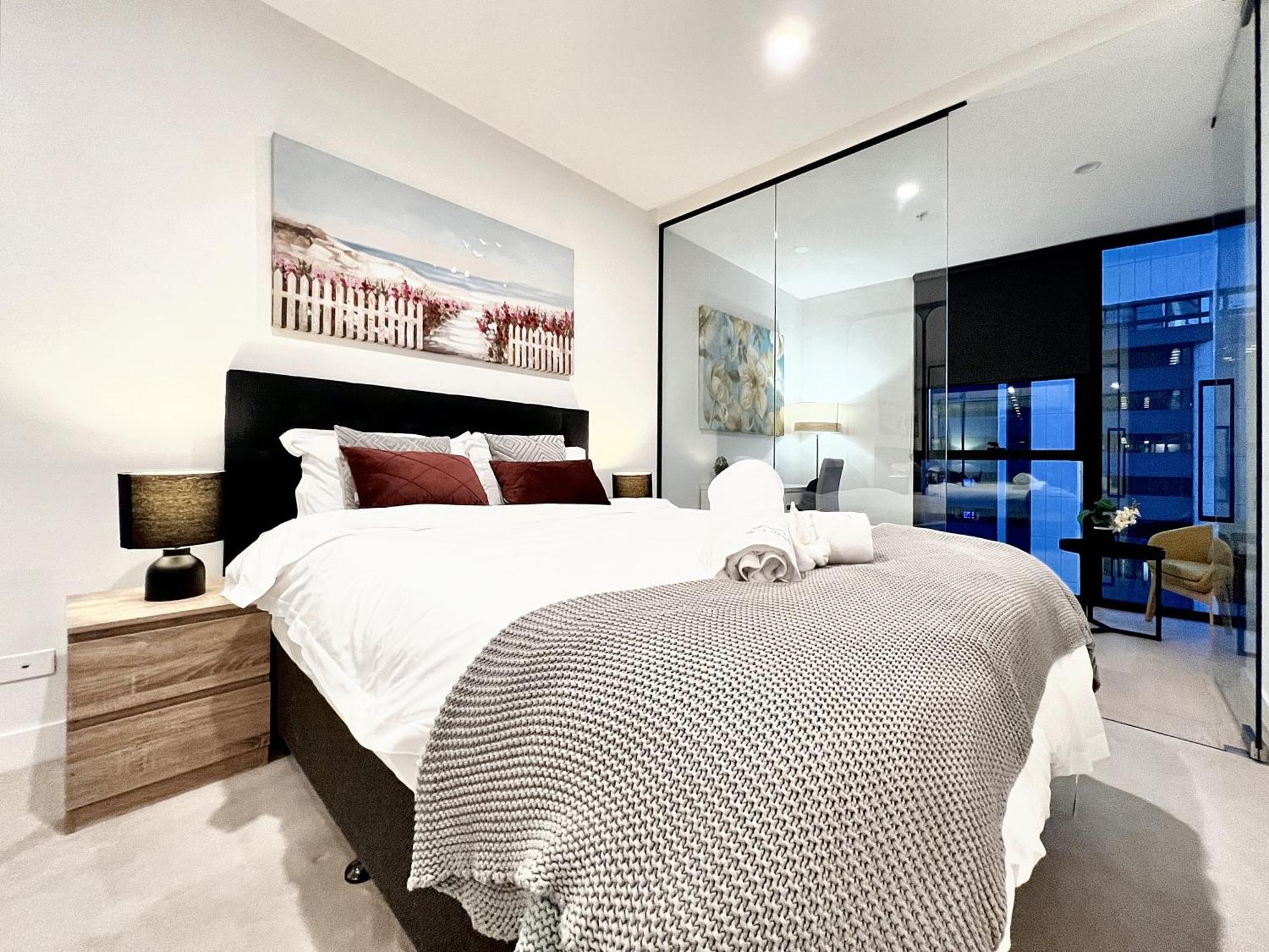 Beautiful 2b1b Cbd * Melbourne