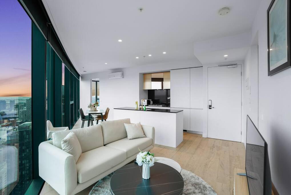 High Rise Views Perfect Location Cbd 2b2b