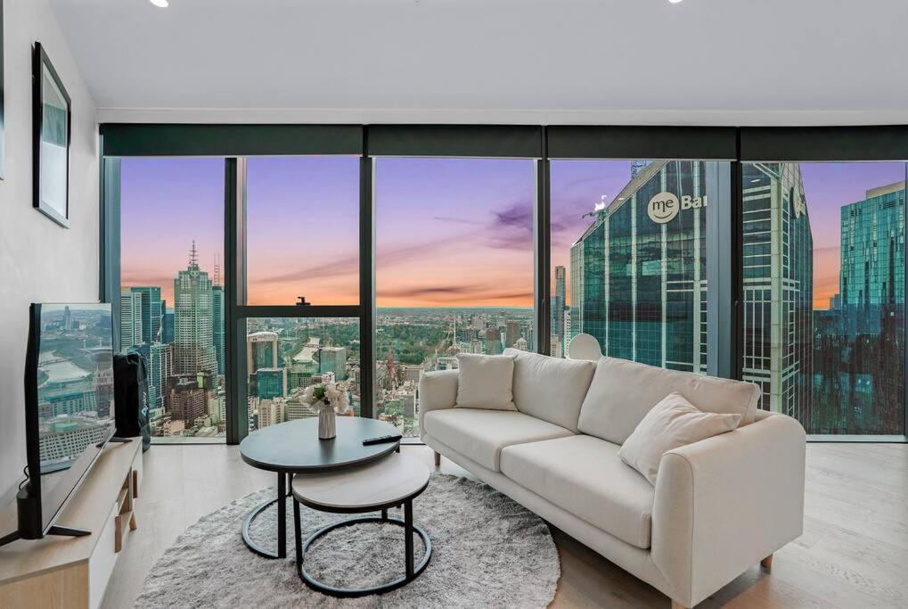 Apartment High Rise Views Perfect Location Cbd 2b2b Melbourne