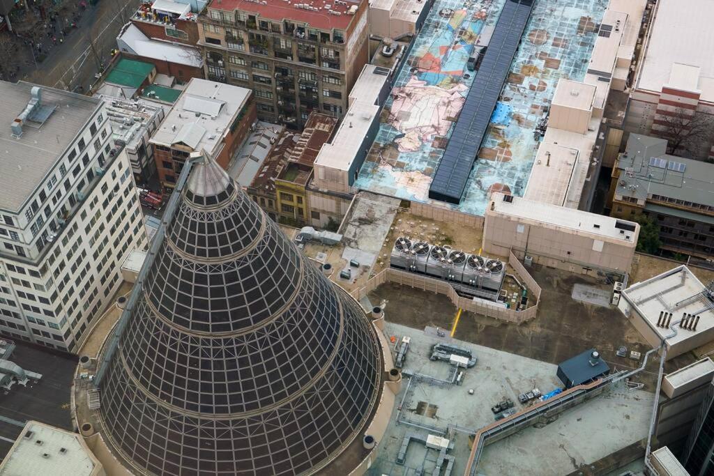 Apartment High Rise Views Perfect Location Cbd 2b2b