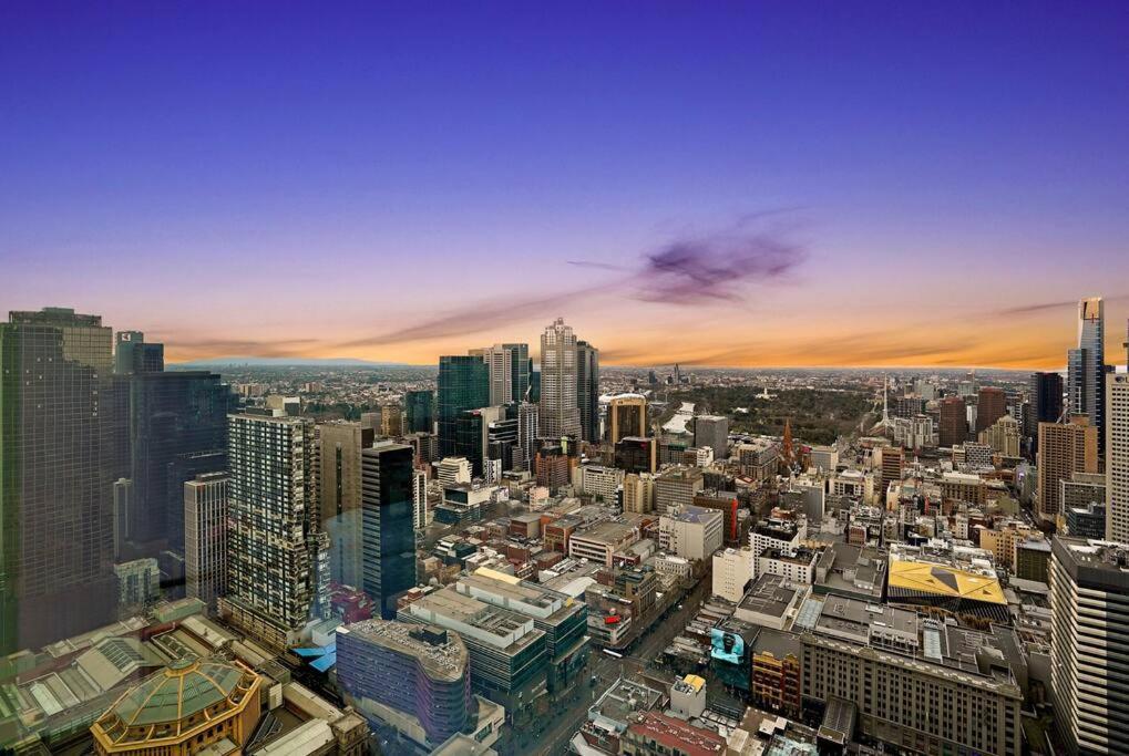 High Rise Views Perfect Location Cbd 2b2b Melbourne