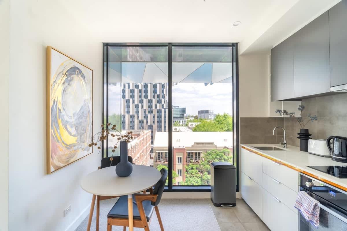 1br In Clayton Mel Cbd With View Apartment *