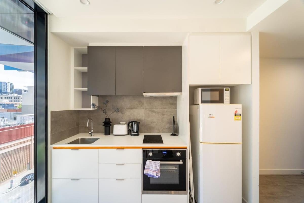 Apartment 1br In Clayton Mel Cbd With View Melbourne