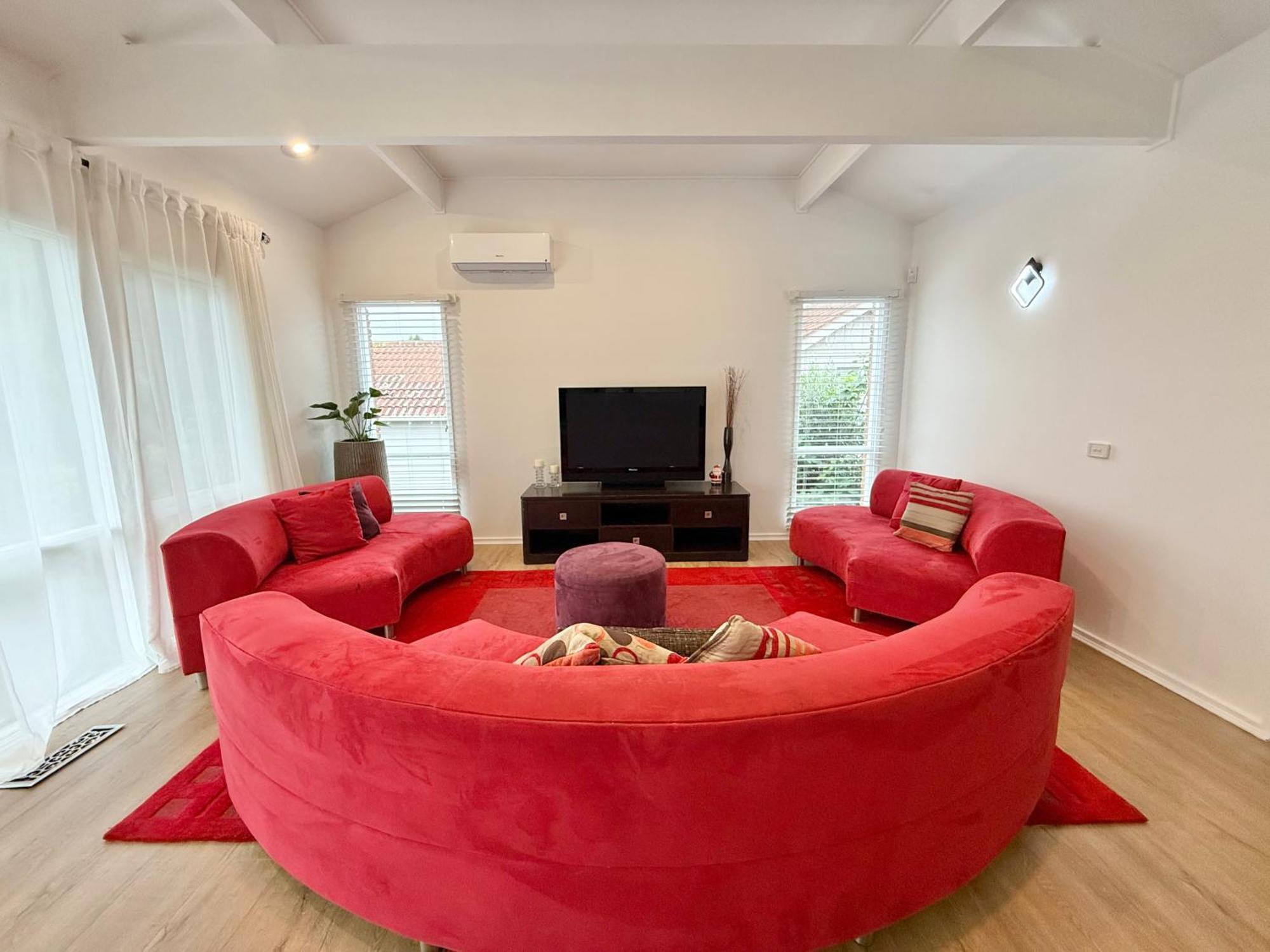 Sanrio Dream Family Retreat With Views Melbourne