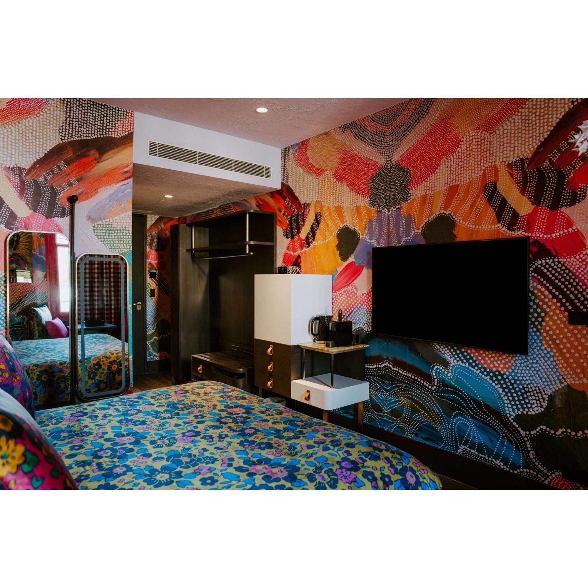 The Motley Richmond, Tapestry Collection By Hilton