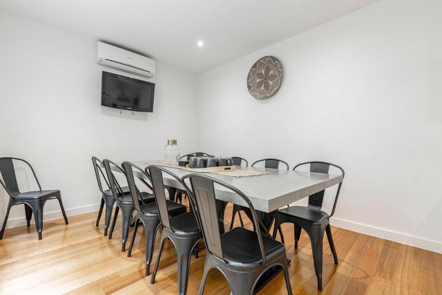 Ozi House Drummond * Melbourne
