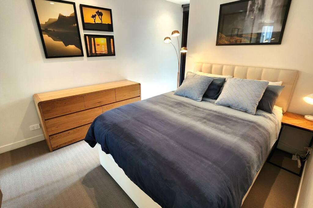 Apartment Resort-style Exec 1 Bed With Study In Port *