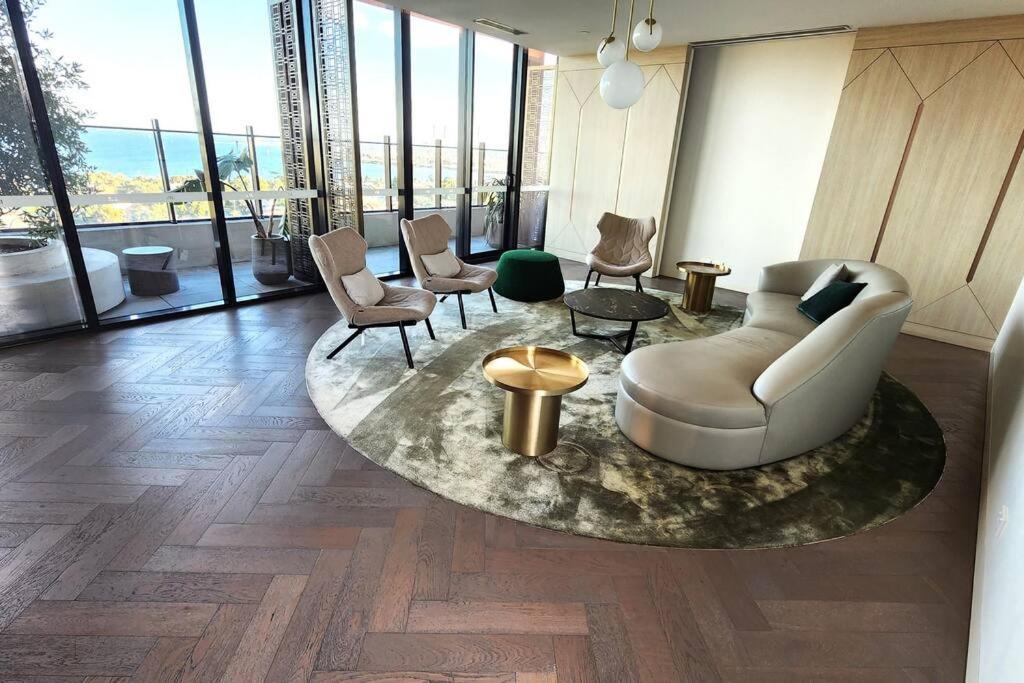 Resort-style Exec 1 Bed With Study In Port * Melbourne