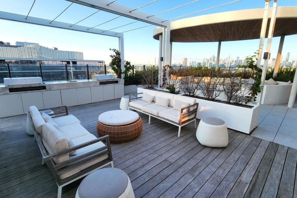 Resort-style Exec 1 Bed With Study In Port * Melbourne