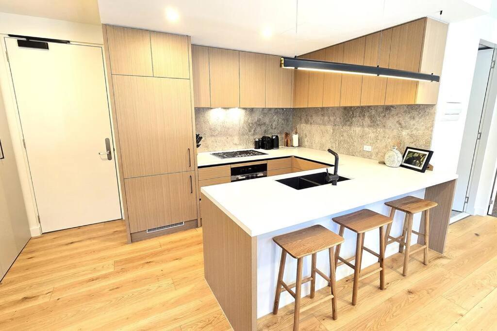Your 2 Bed Hampton Haven With Parking *
