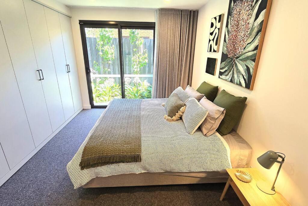 Your 2 Bed Hampton Haven With Parking * Melbourne