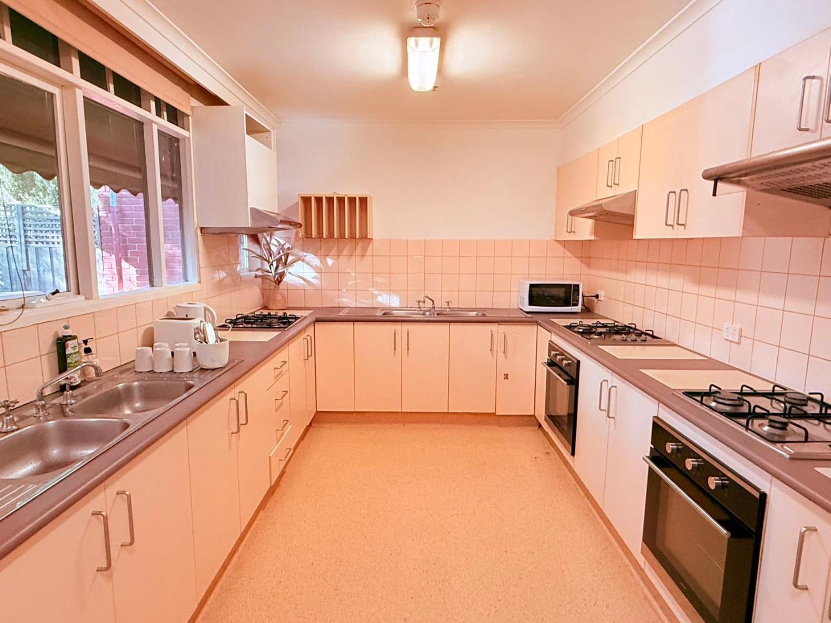 110 Beevers Guest house *