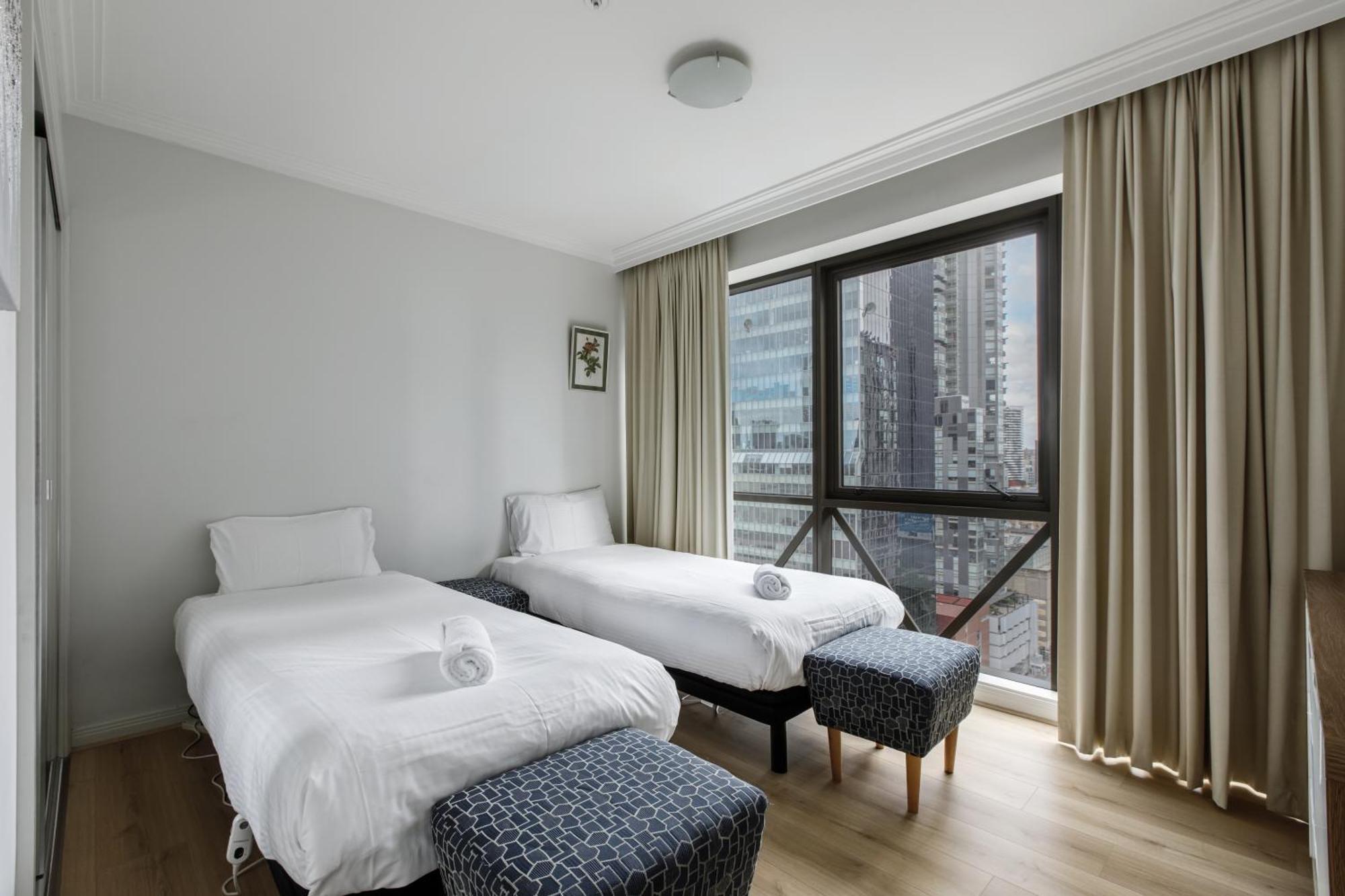 Modern Nomads Spacious 2br Skyline Views Apartment *