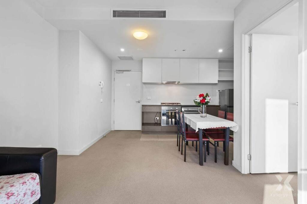 Cbd On 48 Floor With And Harbour Views Apartment Melbourne