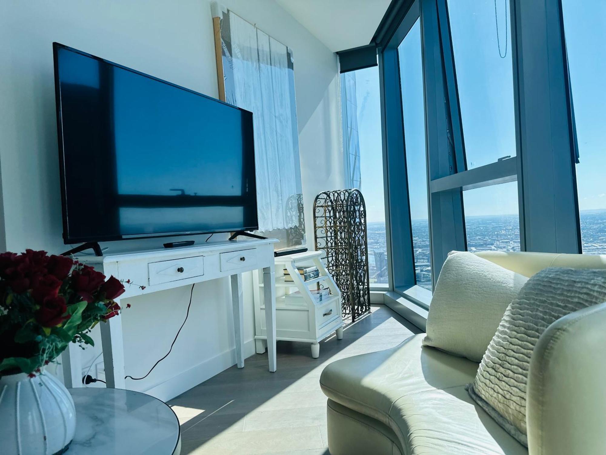 Royal Executive Living Corporate Sky Residence West Side Place Apartment