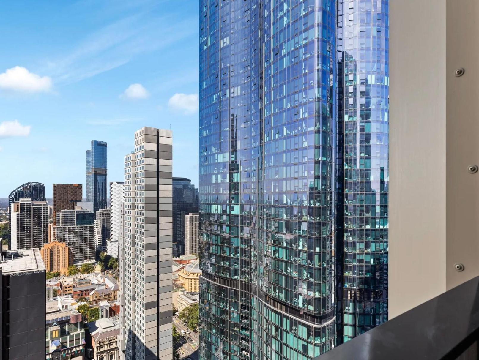 2 Bedroom In Cbd Apartment Melbourne